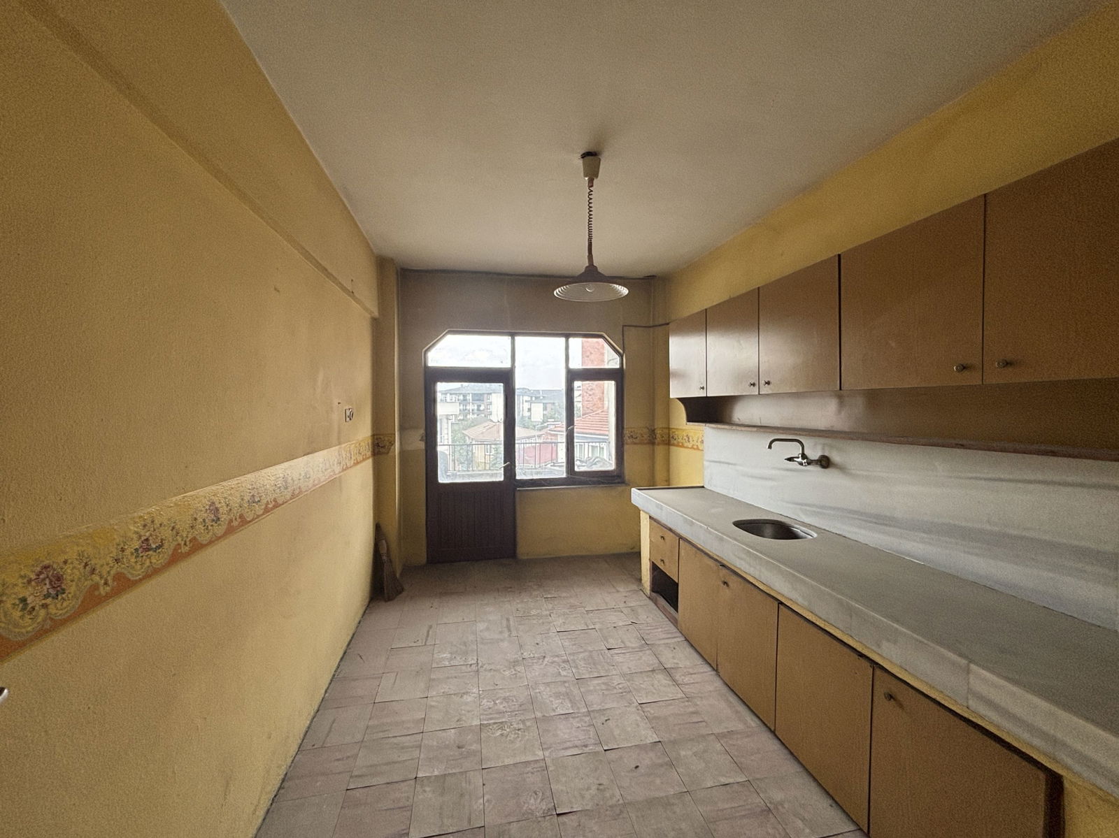 AZMİMİLLİ MAH. AYDINPINAR CADDESİNDE 3+1 121 M2 SATILIK DAİRE