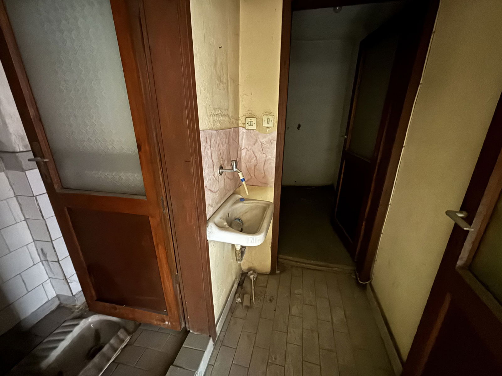 AZMİMİLLİ MAH. AYDINPINAR CADDESİNDE 3+1 121 M2 SATILIK DAİRE