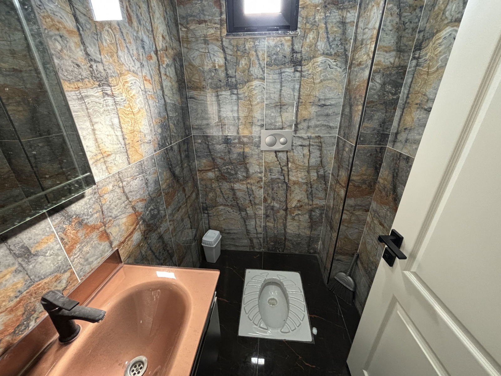 KÖRPEŞLER MAH. YEŞİLKENT 2'DE 4+1 191 M2 SATILIK TEKİL VİLLA