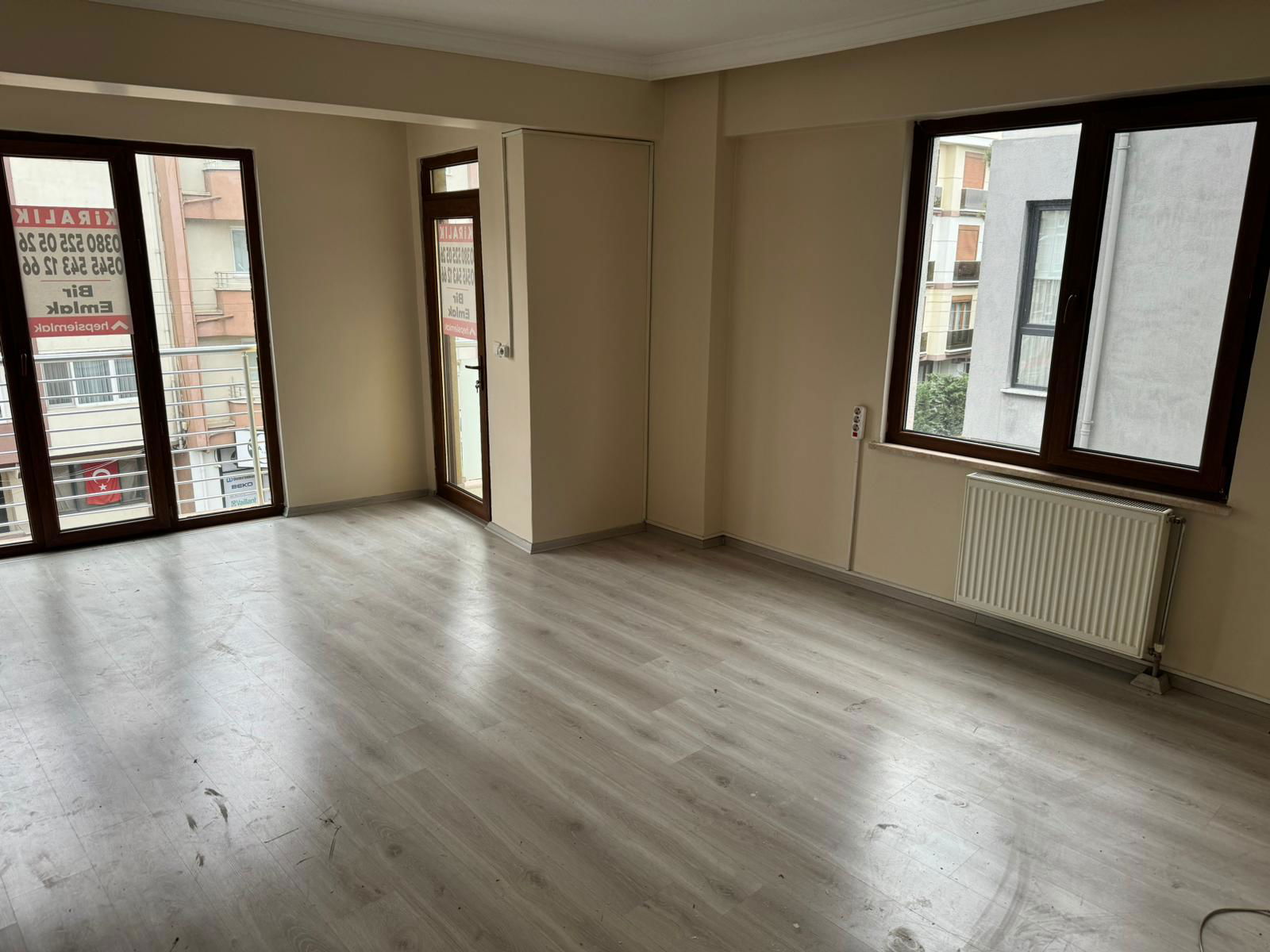 BURHANİYE MAHALLESİ'NDE 3+1 KİRALIK DAİRE