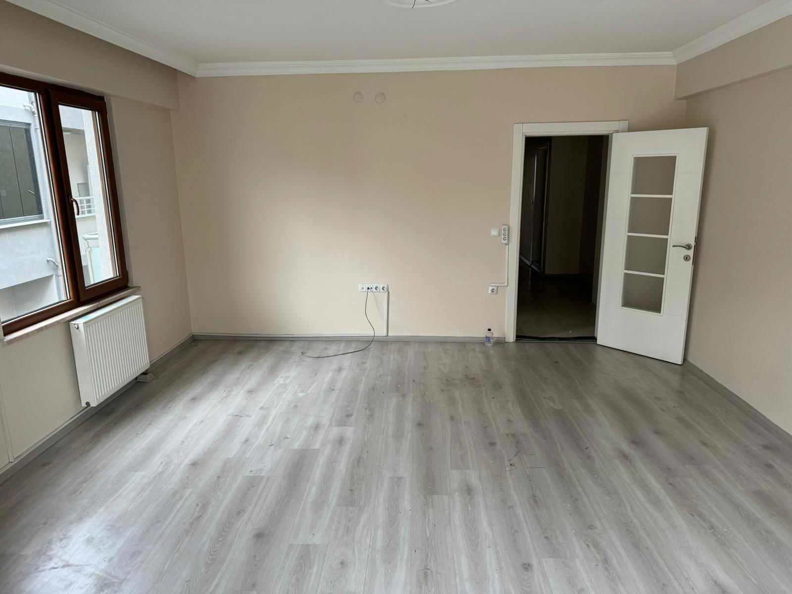 BURHANİYE MAHALLESİ'NDE 3+1 KİRALIK DAİRE