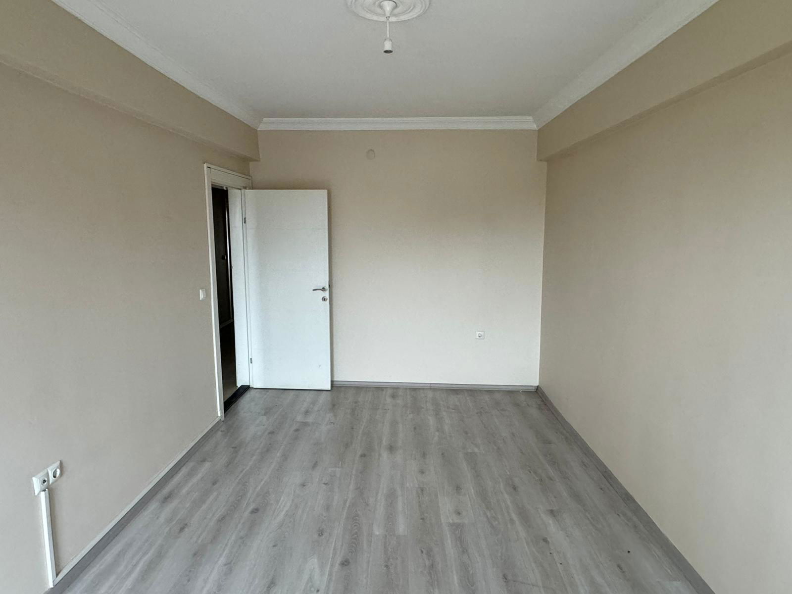 BURHANİYE MAHALLESİ'NDE 3+1 KİRALIK DAİRE