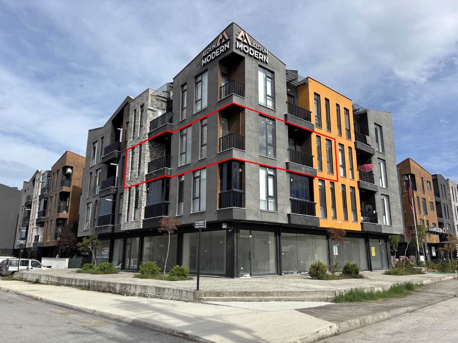 CUMHURİYET MAH. ALGÜN MODERN SİTESİ'NDE 3+1 125 M2 SATILIK DAİRE