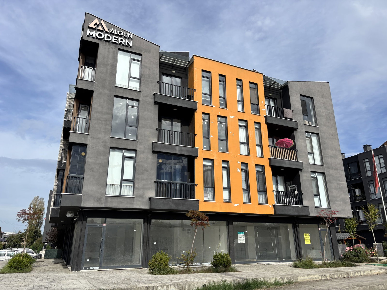 CUMHURİYET MAH. ALGÜN MODERN SİTESİ'NDE 3+1 125 M2 SATILIK DAİRE