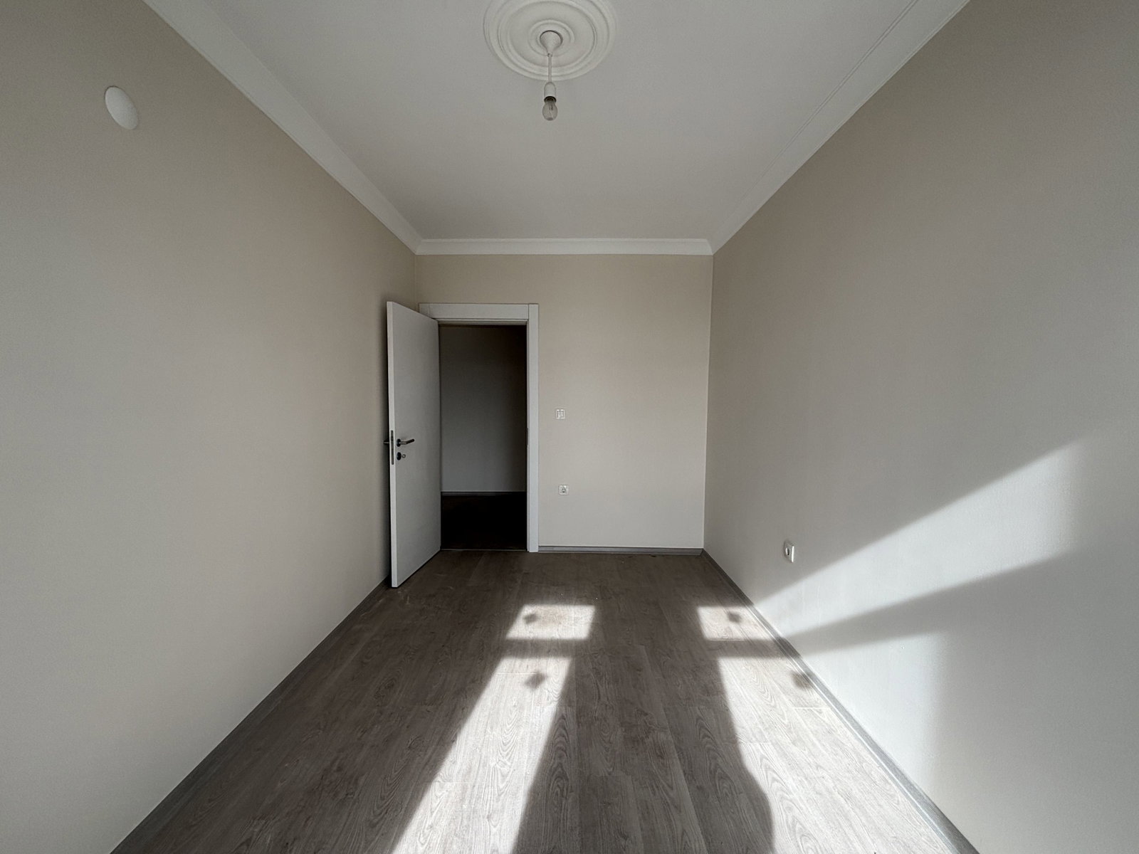 CUMHURİYET MAH. ALGÜN MODERN SİTESİ'NDE 3+1 125 M2 SATILIK DAİRE