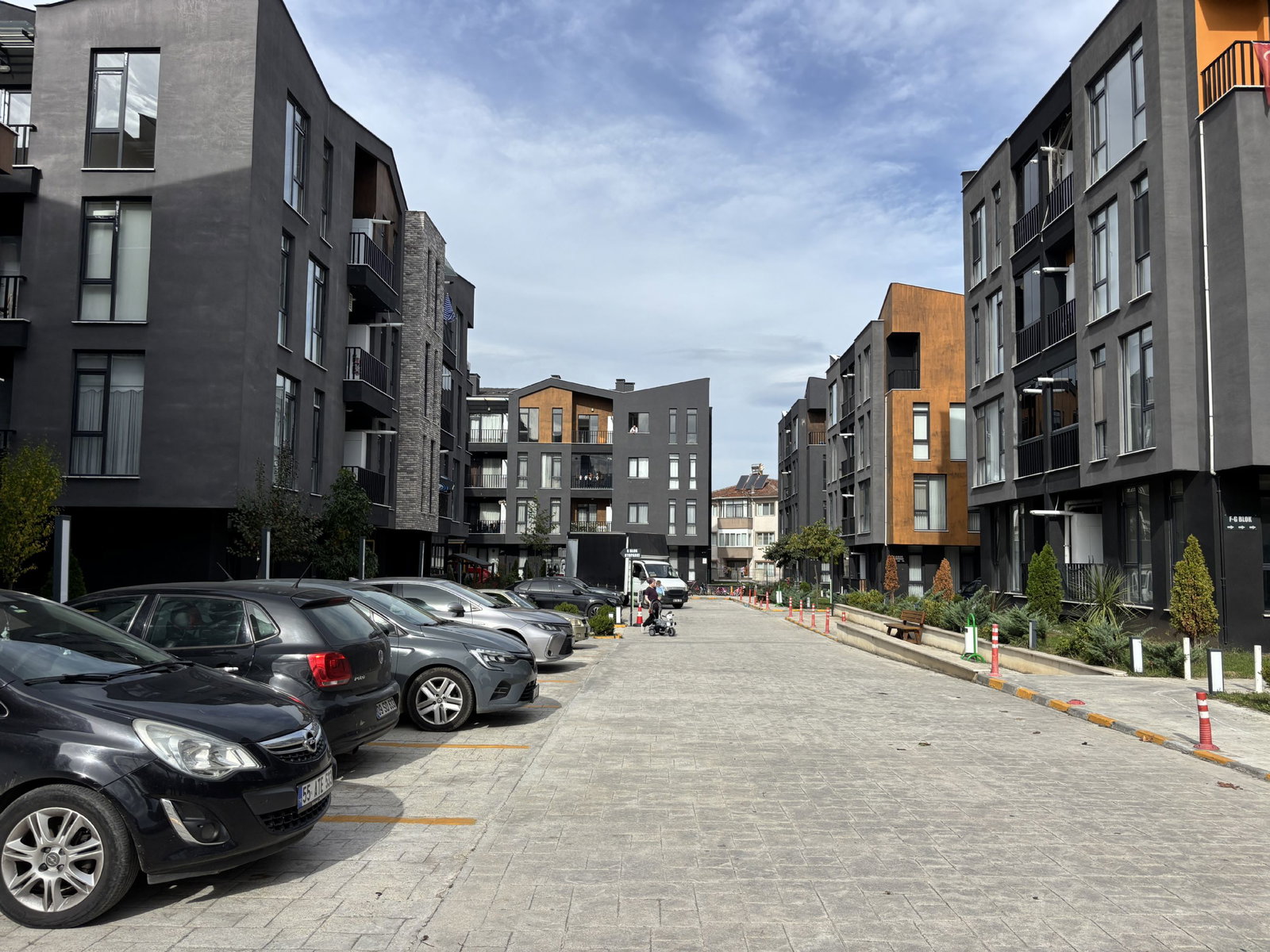 CUMHURİYET MAH. ALGÜN MODERN SİTESİ'NDE 3+1 125 M2 SATILIK DAİRE