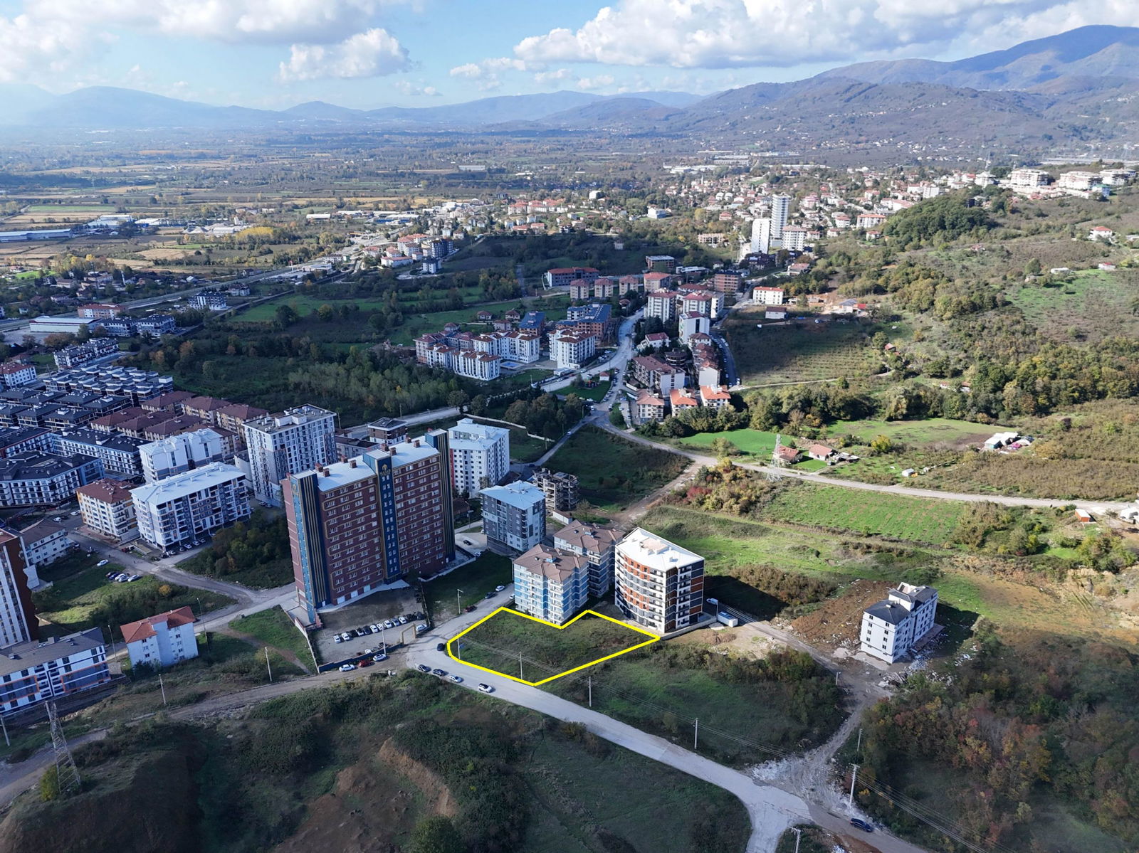 KONURALP ÜNİVERSİTE BÖLGESİ'NDE 1749 M2 SATILIK KUPON ARSA