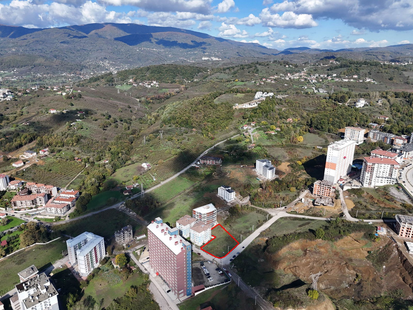 KONURALP ÜNİVERSİTE BÖLGESİ'NDE 1749 M2 SATILIK KUPON ARSA