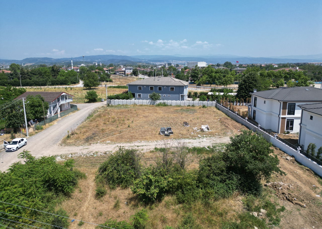 ARAPÇİFTLİĞİ'NDE 604M2 - 700M2 ARASI SATILIK PARSELLER