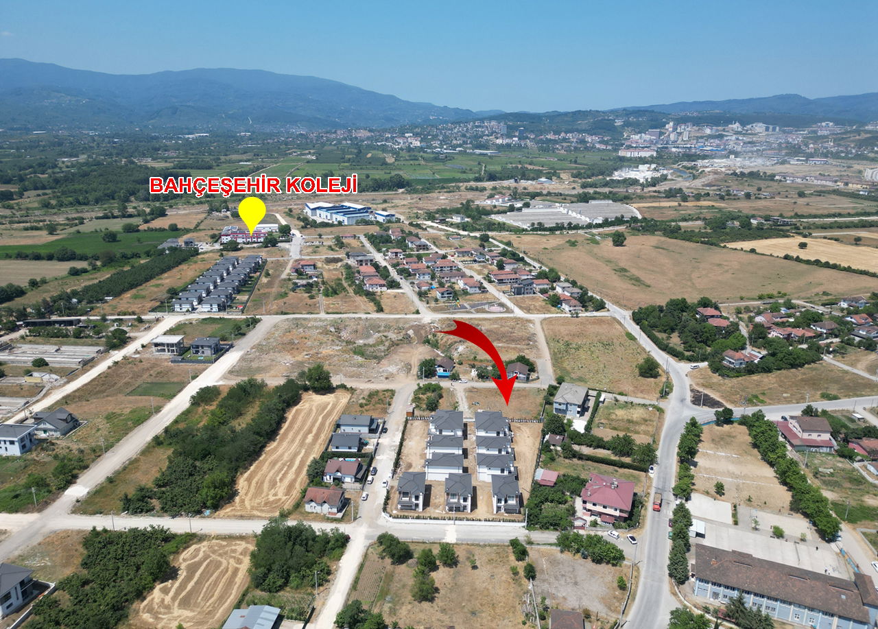 ARAPÇİFTLİĞİ'NDE 604M2 - 700M2 ARASI SATILIK PARSELLER