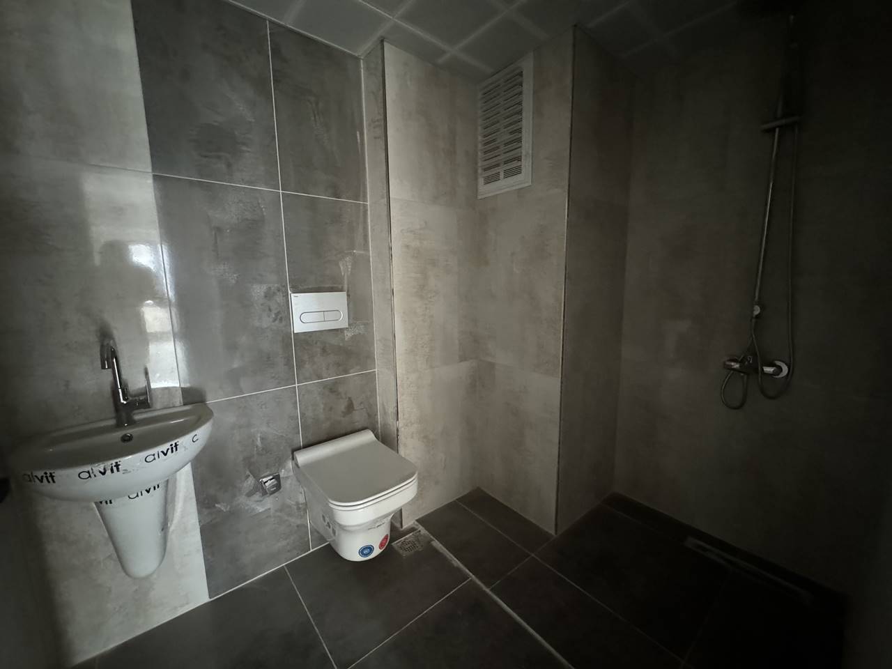 KOÇYAZI MAHALLESİ'NDE 3+1 130 M2 KİRALIK DAİRE