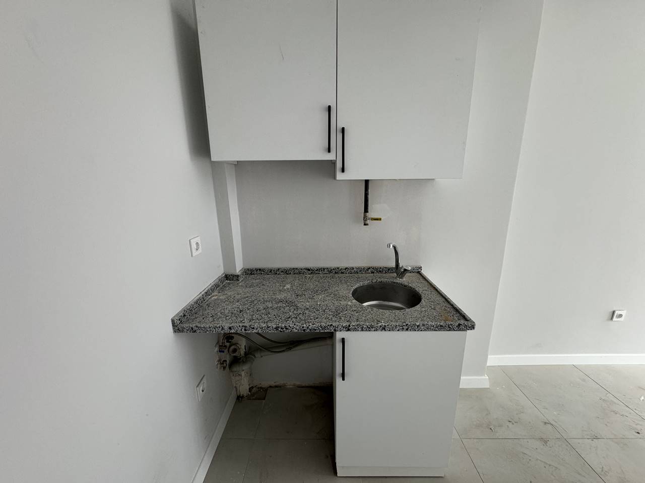 FEVZİ ÇAKMAK MAHALLESİ ADLİYE KARŞISI 68 M2 KİRALIK OFİSLER