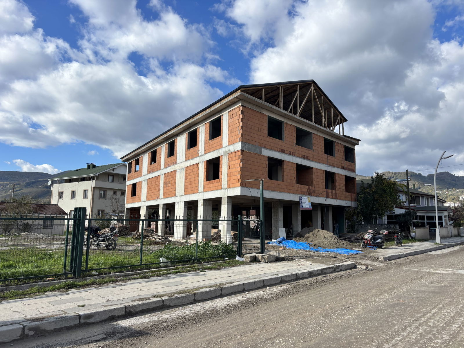 Kiralık Dükkan 120,000 TL