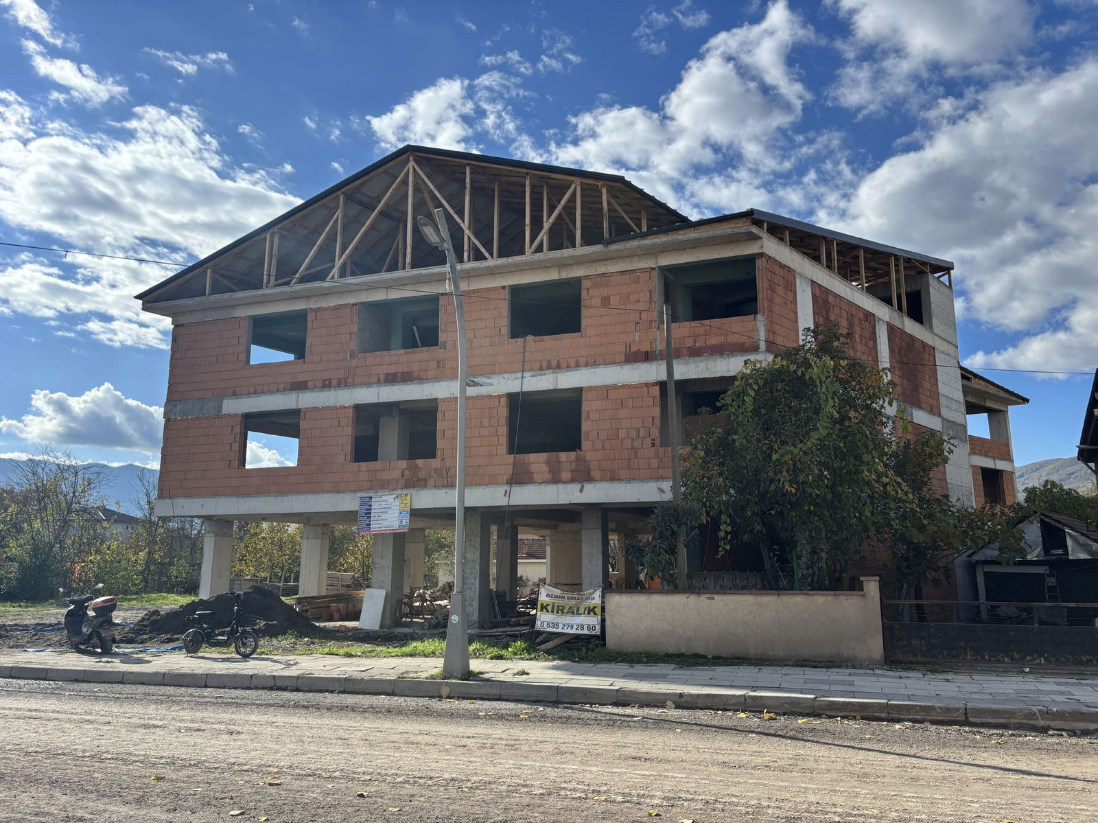 Kiralık Dükkan 120,000 TL