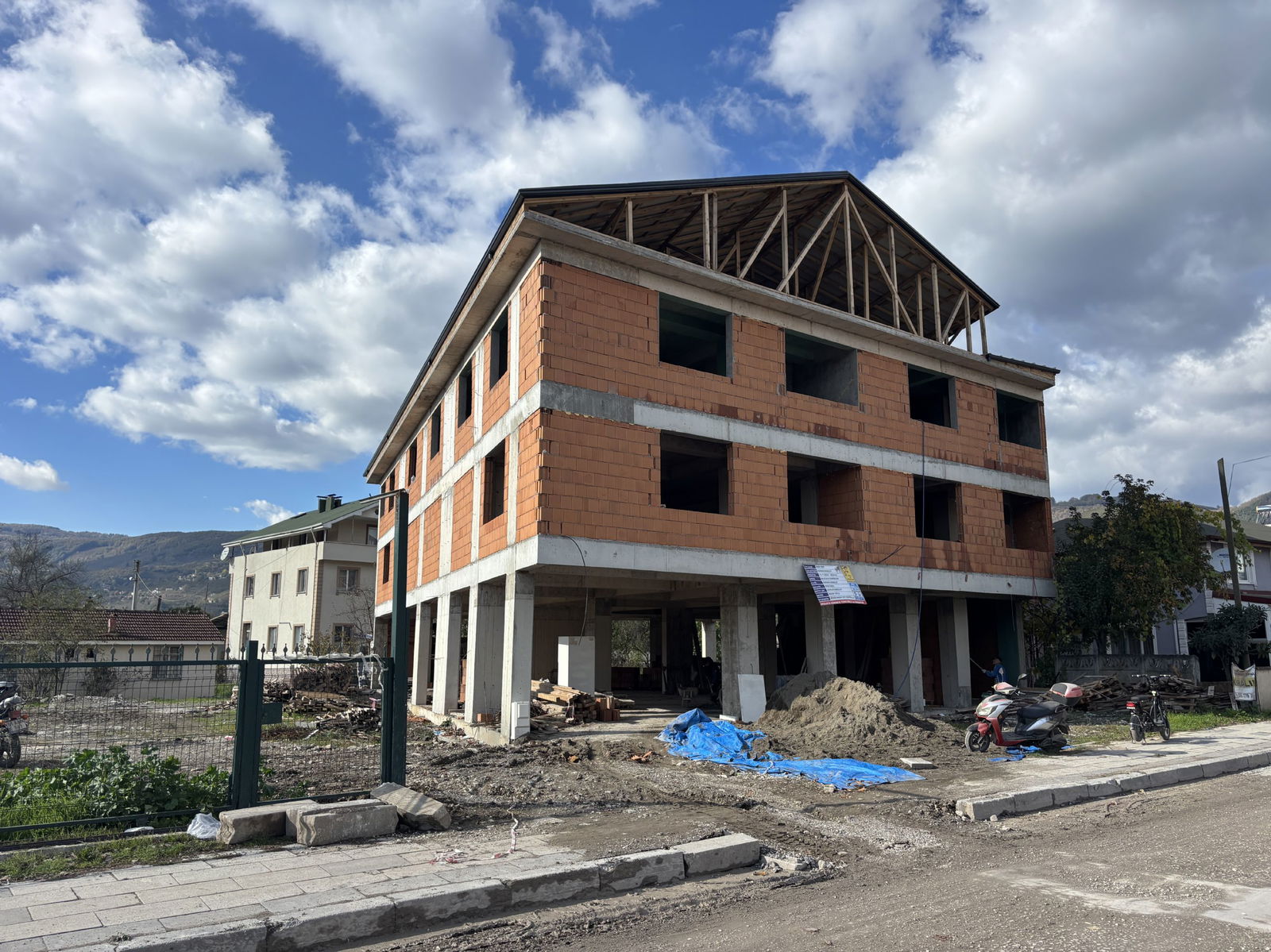 Kiralık Dükkan 120,000 TL