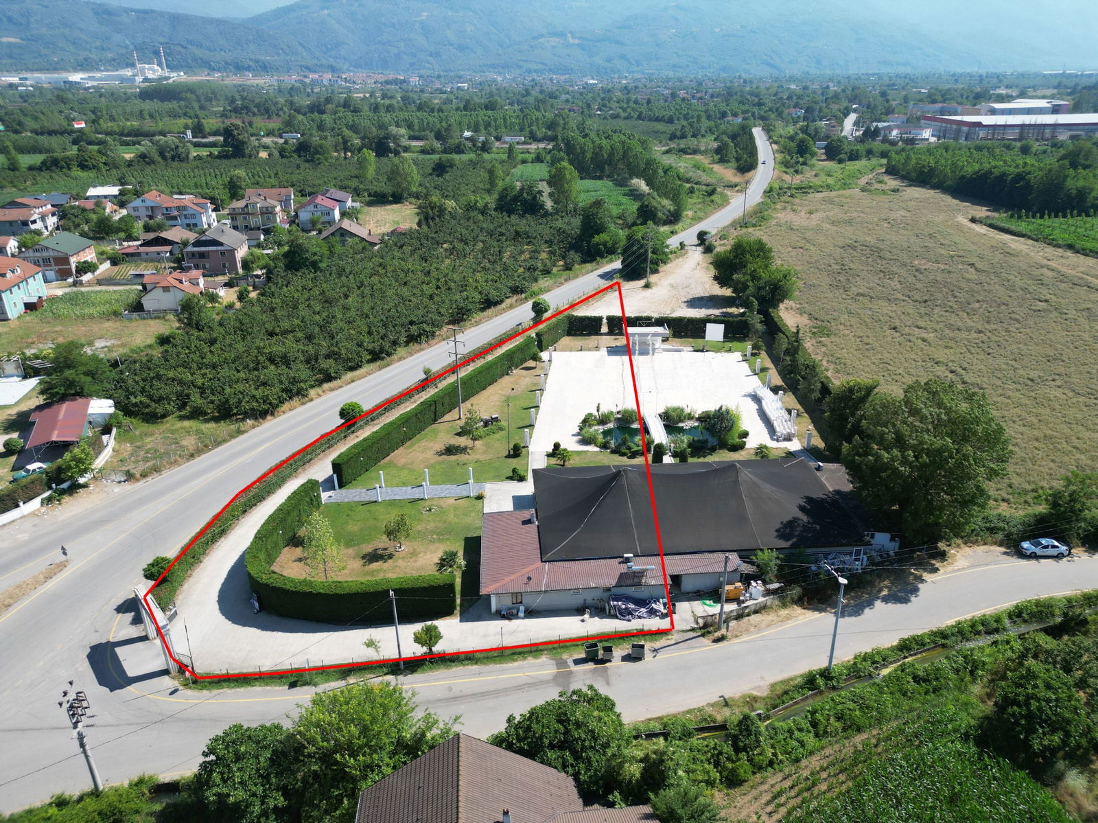 SİNİRCİ KÖYÜ BEYKÖY YOLU ÜZERİNDE 4218 M2 SATILIK ARSA