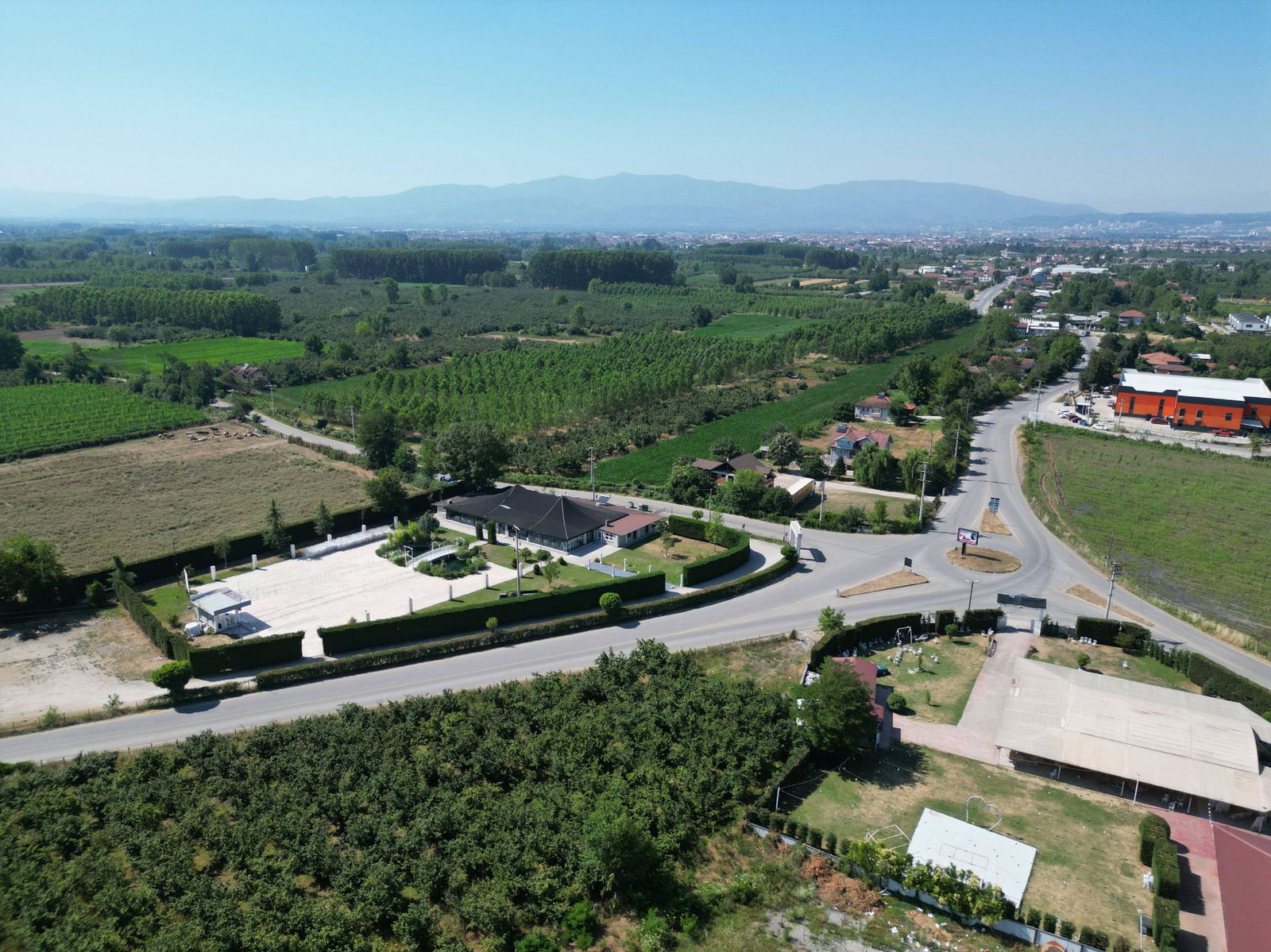 SİNİRCİ KÖYÜ BEYKÖY YOLU ÜZERİNDE 4218 M2 SATILIK ARSA