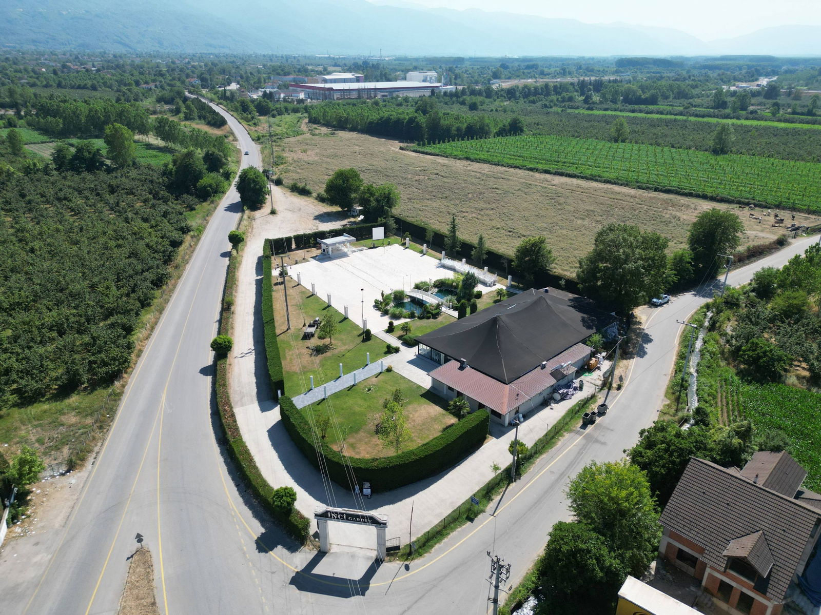 SİNİRCİ KÖYÜ BEYKÖY YOLU ÜZERİNDE 4218 M2 SATILIK ARSA