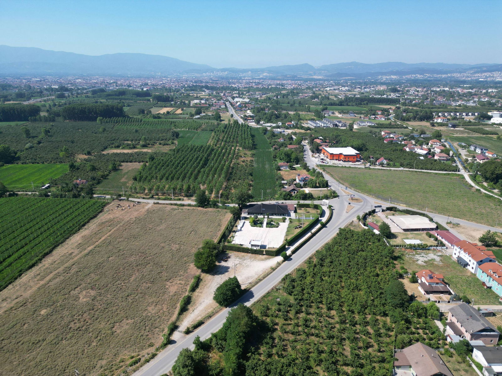 SİNİRCİ KÖYÜ BEYKÖY YOLU ÜZERİNDE 4218 M2 SATILIK ARSA