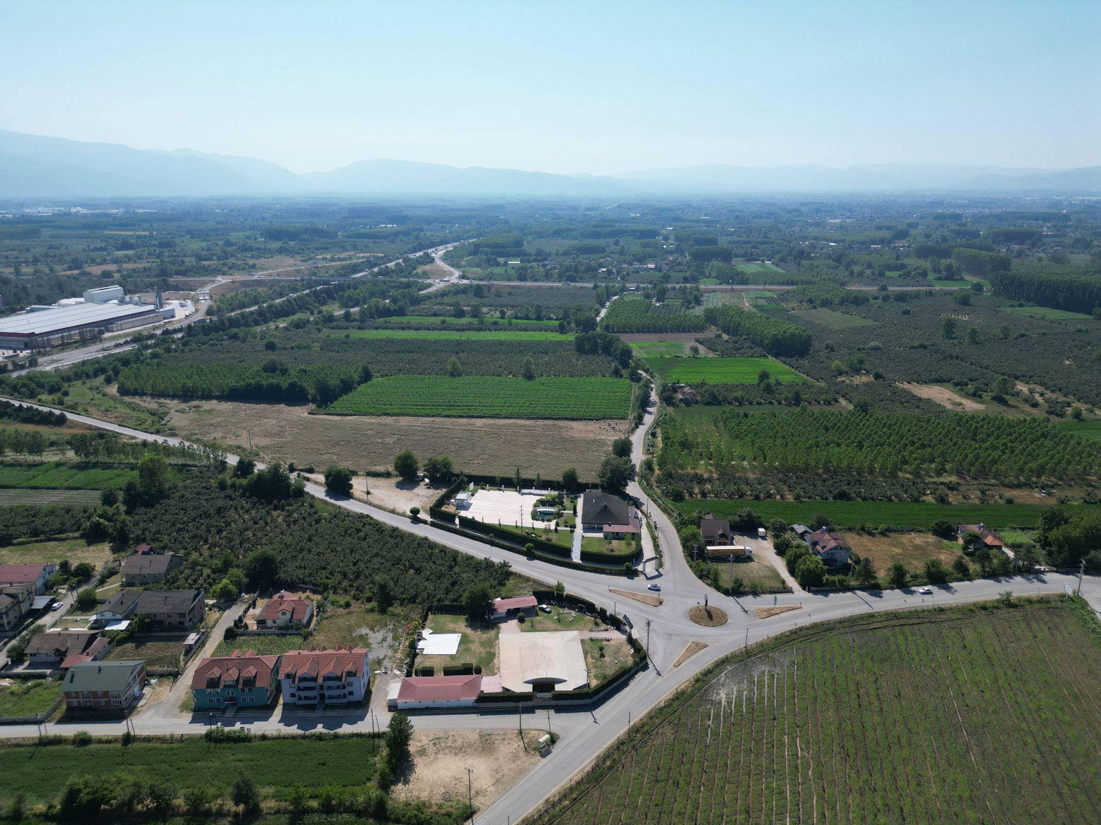 SİNİRCİ KÖYÜ BEYKÖY YOLU ÜZERİNDE 4218 M2 SATILIK ARSA