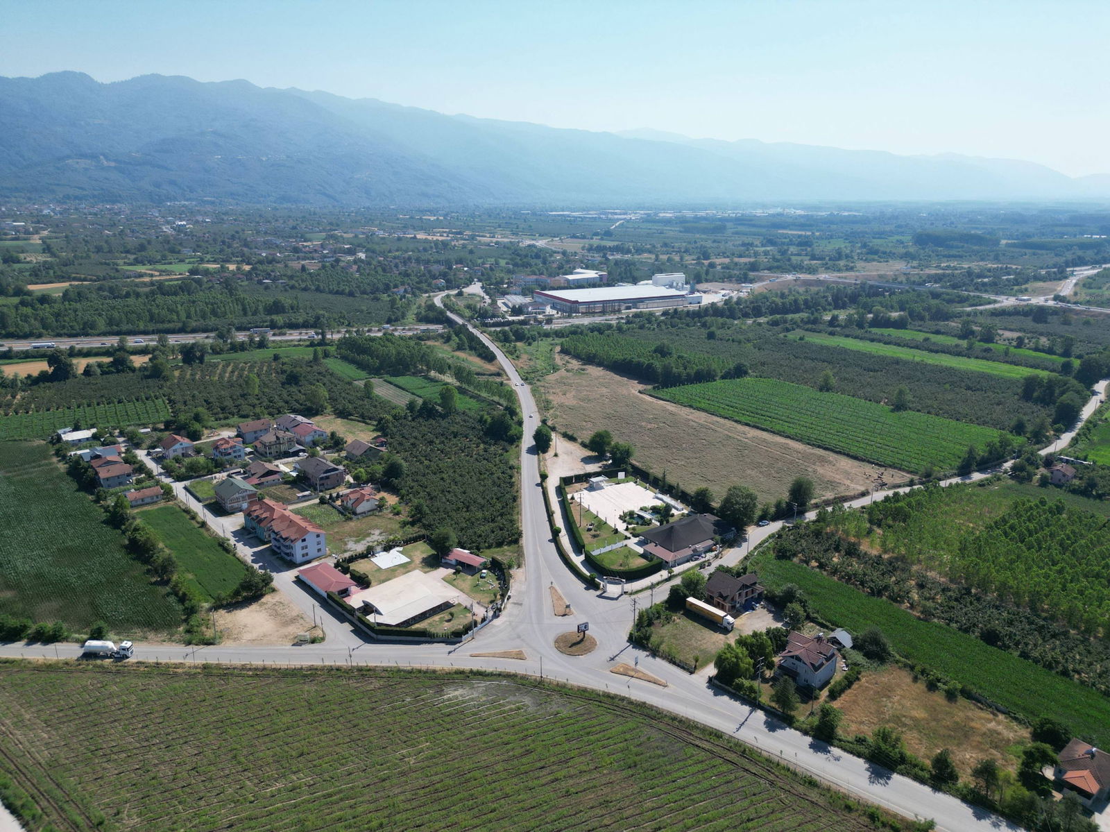 SİNİRCİ KÖYÜ BEYKÖY YOLU ÜZERİNDE 4218 M2 SATILIK ARSA