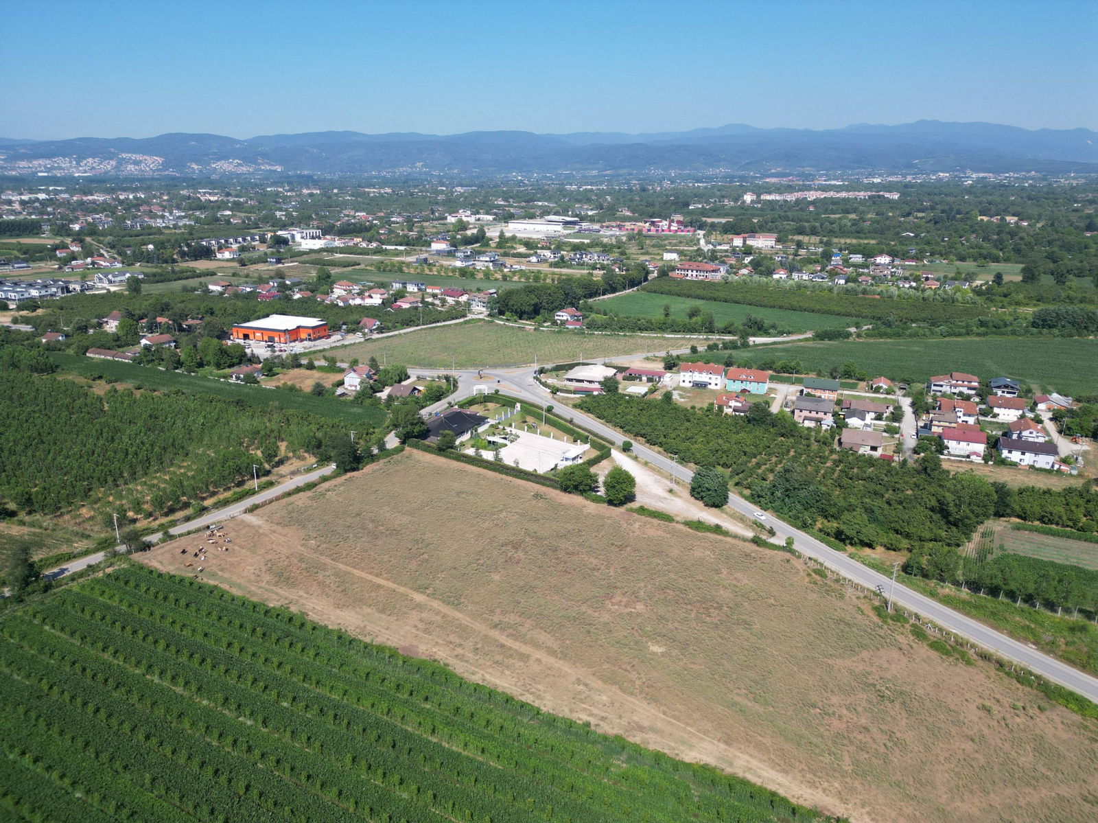 SİNİRCİ KÖYÜ BEYKÖY YOLU ÜZERİNDE 4218 M2 SATILIK ARSA