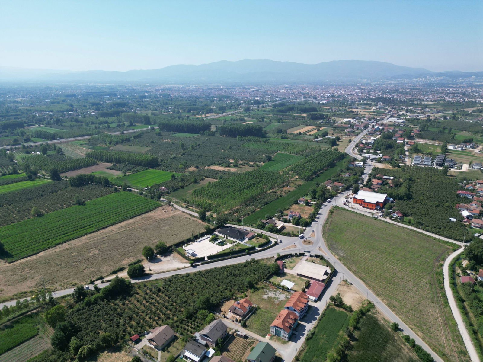 SİNİRCİ KÖYÜ BEYKÖY YOLU ÜZERİNDE 4218 M2 SATILIK ARSA