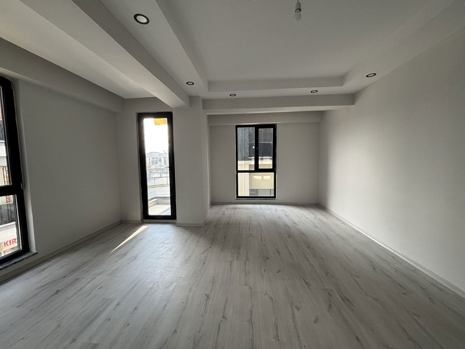 KOÇYAZI MAHALLESİ'NDE 3+1 125 M2 KİRALIK ARA KAT DAİRE