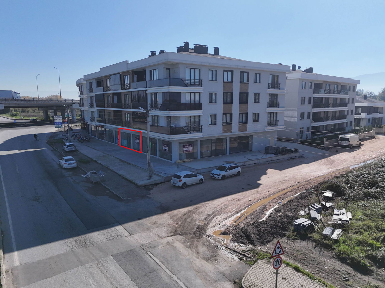 Kiralık Dükkan 75,000 TL