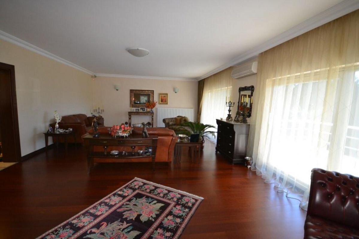 Kiralık Villa 120,000 TL