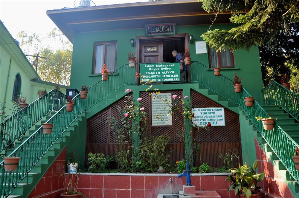 Eş Şeyh Aliyyü-l Müslahiddin Hazretleri, Oğulları ve Torunları Türbeleri